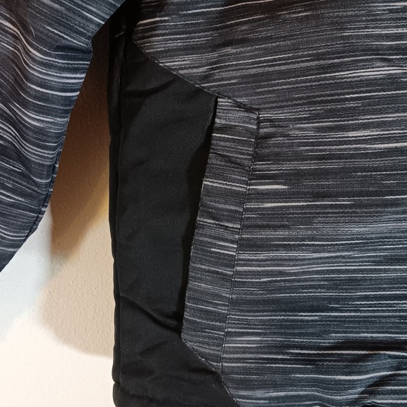 AQ‎ Boys 7/8 Winter Ski Snow Jacket Coat Black Gray Red Puffer Active - Picture 4 of 10